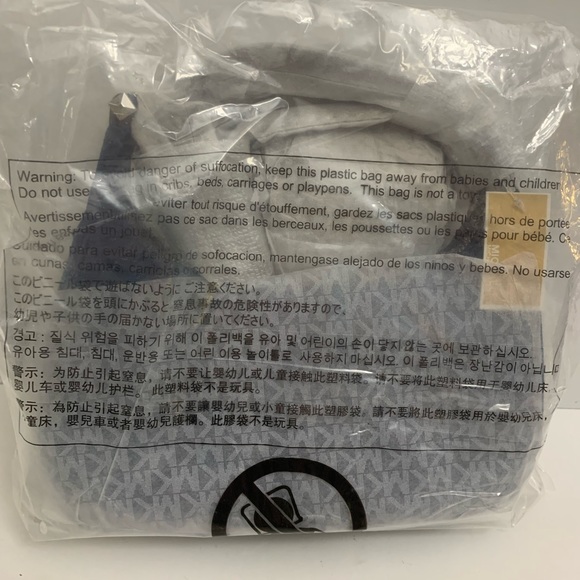 Michael Kors Piper Studded Small Leather Pouchette - Picture 5 of 7